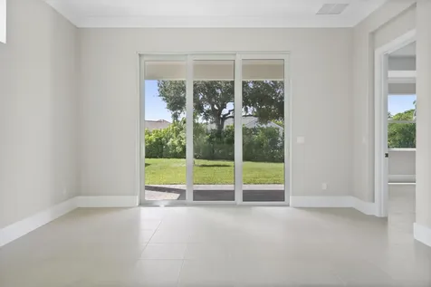 2147 Falls Manor Vero Beach FL 32967