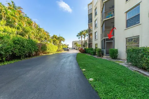 890 N Federal Highway Lantana FL 33462