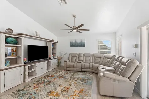 6024 Nw Favian Avenue Port Saint Lucie FL 34986