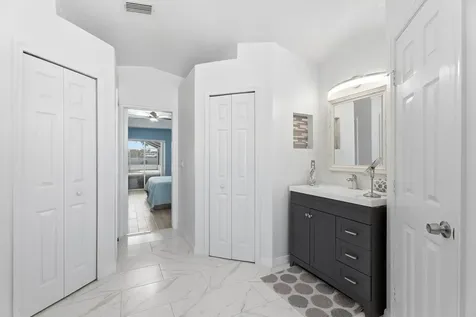 6024 Nw Favian Avenue Port Saint Lucie FL 34986
