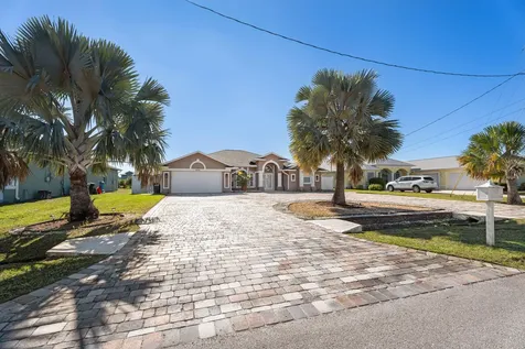 6024 Nw Favian Avenue Port Saint Lucie FL 34986