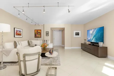 100 Se 5th Avenue Boca Raton FL 33432