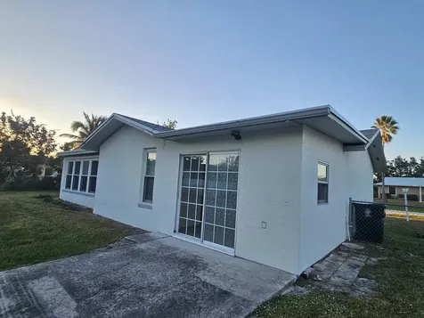 592 Sw Banks Terrace Terrace Port Saint Lucie FL 34953