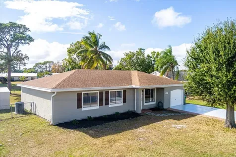 1969 Se Redwing Circle Circle Port Saint Lucie FL 34952