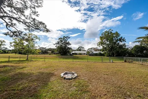 1969 Se Redwing Circle Circle Port Saint Lucie FL 34952