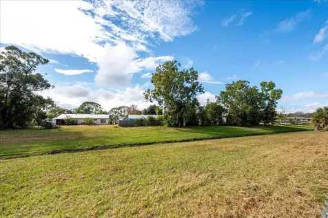 1969 Se Redwing Circle Circle Port Saint Lucie FL 34952