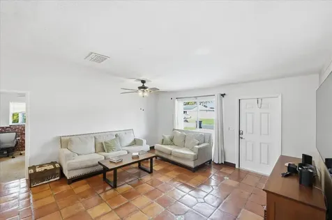 1969 Se Redwing Circle Circle Port Saint Lucie FL 34952