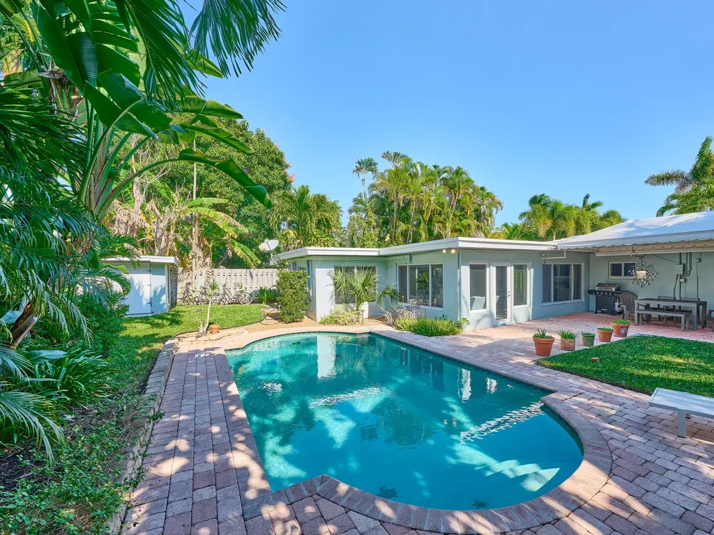 301 NW 3rd Court Boca Raton FL 33432