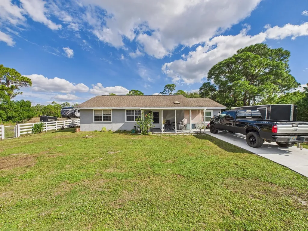 513 Serenade Terrace Lake Placid FL 33852