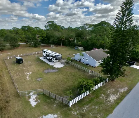 513 Serenade Terrace Lake Placid FL 33852