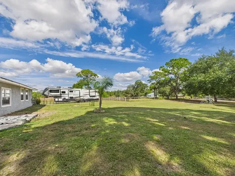 513 Serenade Terrace Lake Placid FL 33852