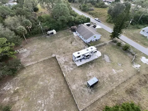 513 Serenade Terrace Lake Placid FL 33852
