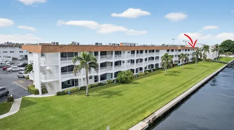 111 Shore Court North Palm Beach FL 33408