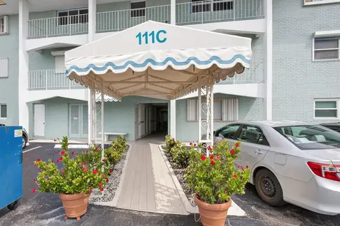 111 Shore Court North Palm Beach FL 33408
