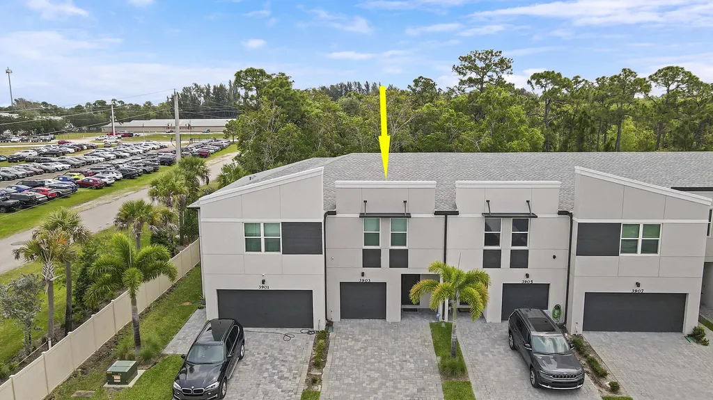 3903 Se Mentmore Lane Stuart FL 34997