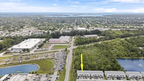3903 Se Mentmore Lane Stuart FL 34997