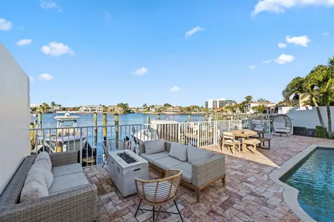 483 Pelican Way Delray Beach FL 33483