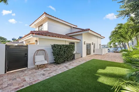 483 Pelican Way Delray Beach FL 33483