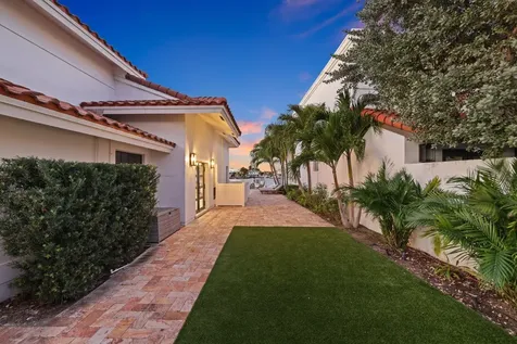 483 Pelican Way Delray Beach FL 33483