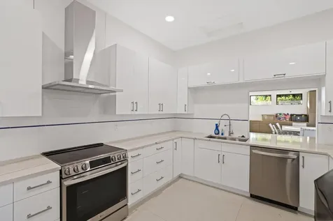 483 Pelican Way Delray Beach FL 33483