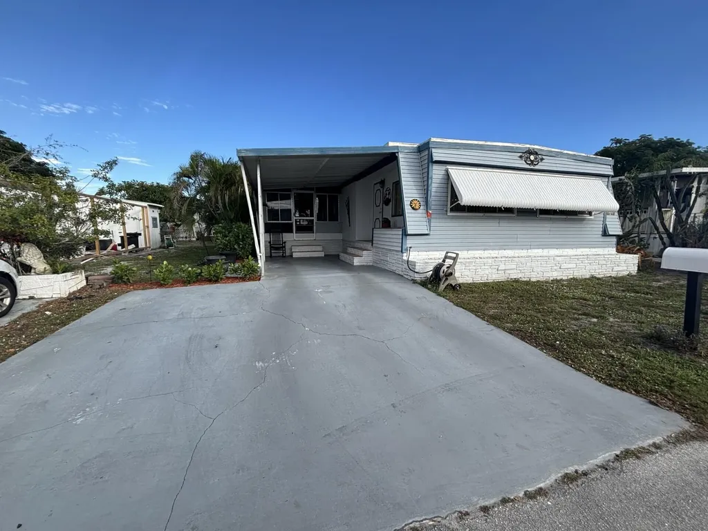 4912 Nw 3rd Ave, Lot 940 Deerfield Beach FL 33064