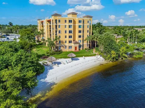 1000 Scotia Drive Hypoluxo FL 33462