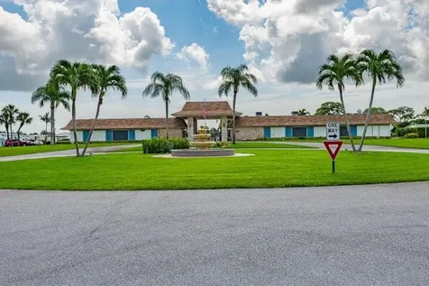 14018 Kingston Bay Boynton Beach FL 33436