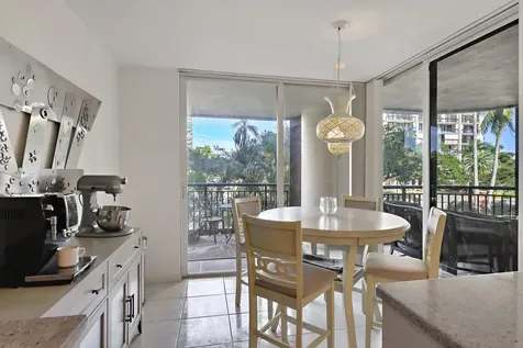 2427 Presidential Way West Palm Beach FL 33401