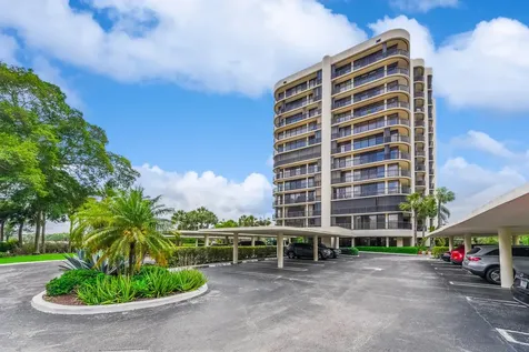 2427 Presidential Way West Palm Beach FL 33401