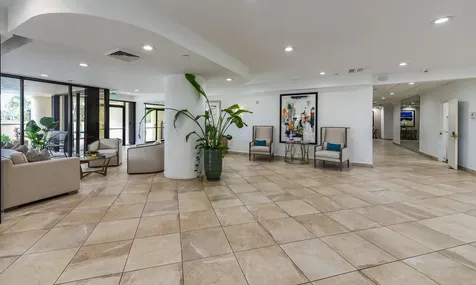 2427 Presidential Way West Palm Beach FL 33401