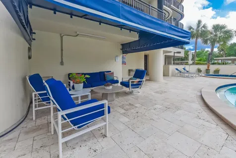 2427 Presidential Way West Palm Beach FL 33401
