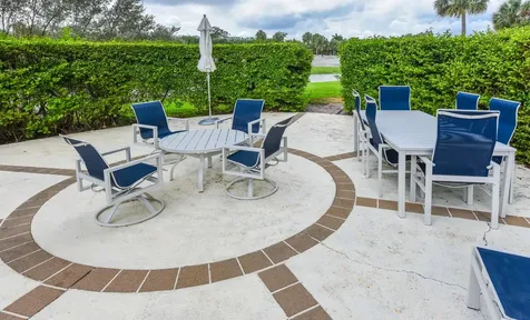 2427 Presidential Way West Palm Beach FL 33401