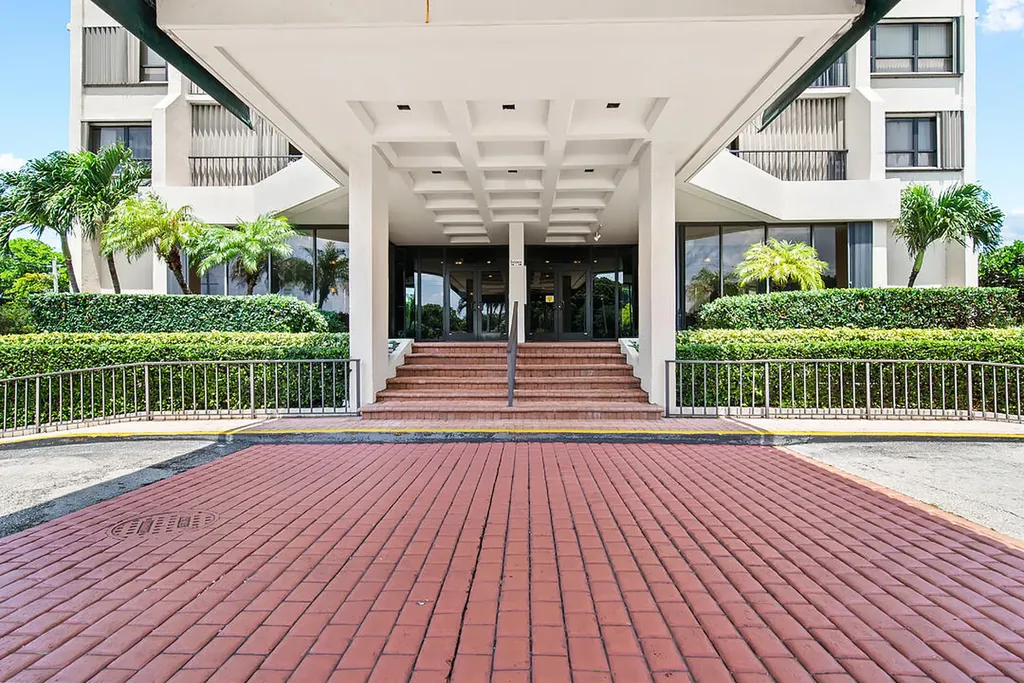 5600 N Flagler Drive West Palm Beach FL 33407