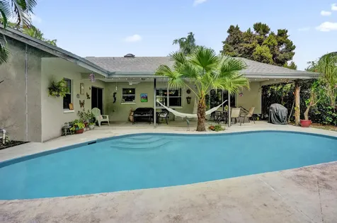 194 Parkwood Drive Royal Palm Beach FL 33411
