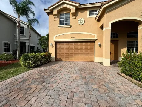 4910 SE Askew Avenue Stuart FL 34997