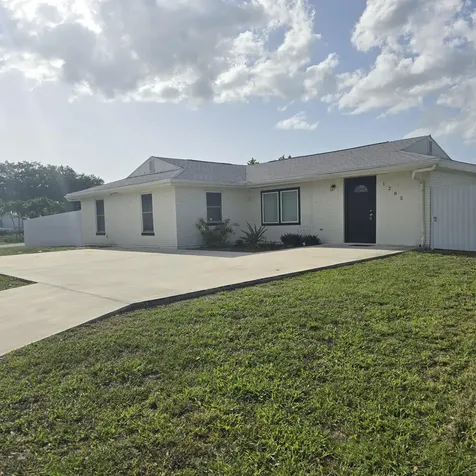 1285 SE Port Street Lucie Boulevard Port Saint Lucie FL 34952