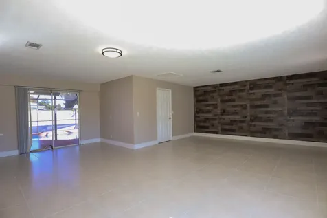 1285 SE Port Street Lucie Boulevard Port Saint Lucie FL 34952