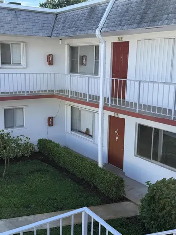 2960 Lake Osborne Drive Lake Worth Beach FL 33461