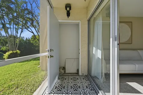 3648 N University Drive Coral Springs FL 33065