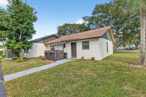 28 Via De Casas Norte Boynton Beach FL 33426