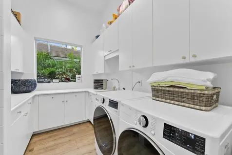 7955 Mandarin Drive Boca Raton FL 33433