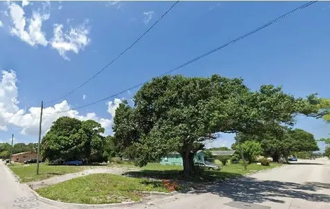 2302 Canal Terrace Fort Pierce FL 34950