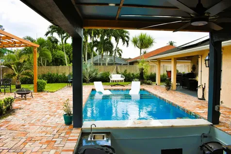 120 Sunflower Circle Royal Palm Beach FL 33411