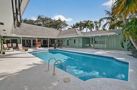 285 Golfview Drive Tequesta FL 33469