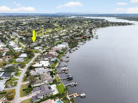 285 Golfview Drive Tequesta FL 33469