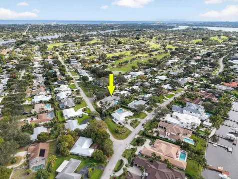 285 Golfview Drive Tequesta FL 33469