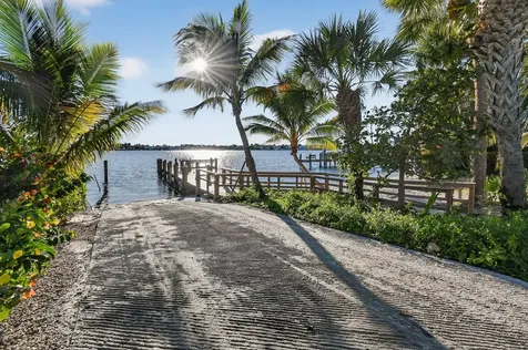285 Golfview Drive Tequesta FL 33469