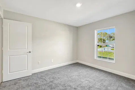 5832 Nw Coosa Drive Port Saint Lucie FL 34986