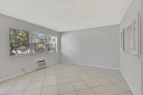 398 Sheffield Q West Palm Beach FL 33417