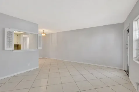 398 Sheffield Q West Palm Beach FL 33417